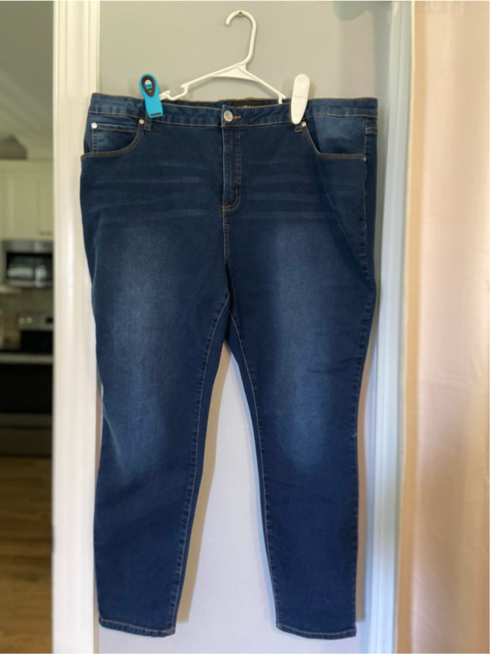 Tahari Chloe style fit solution, skinny jeans, size size 24W